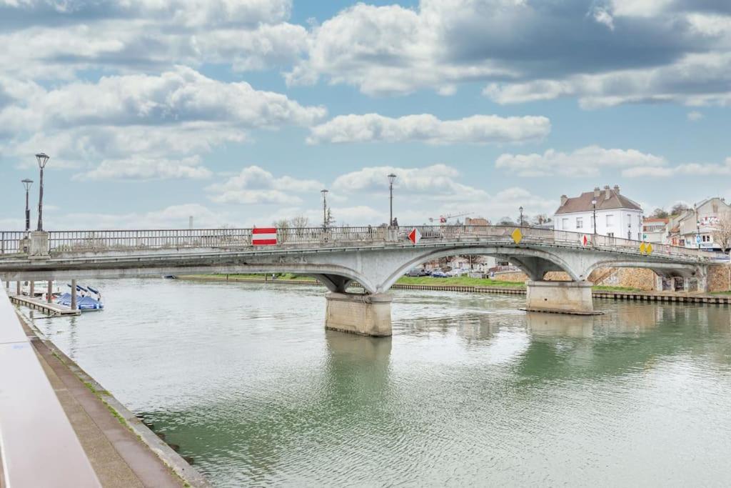Sur Les Bords De Marne - Disneyland Paris Lagny エクステリア 写真